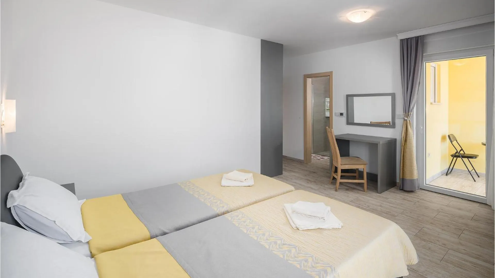 Holiday home Cozy Home In Porec With Kitchen