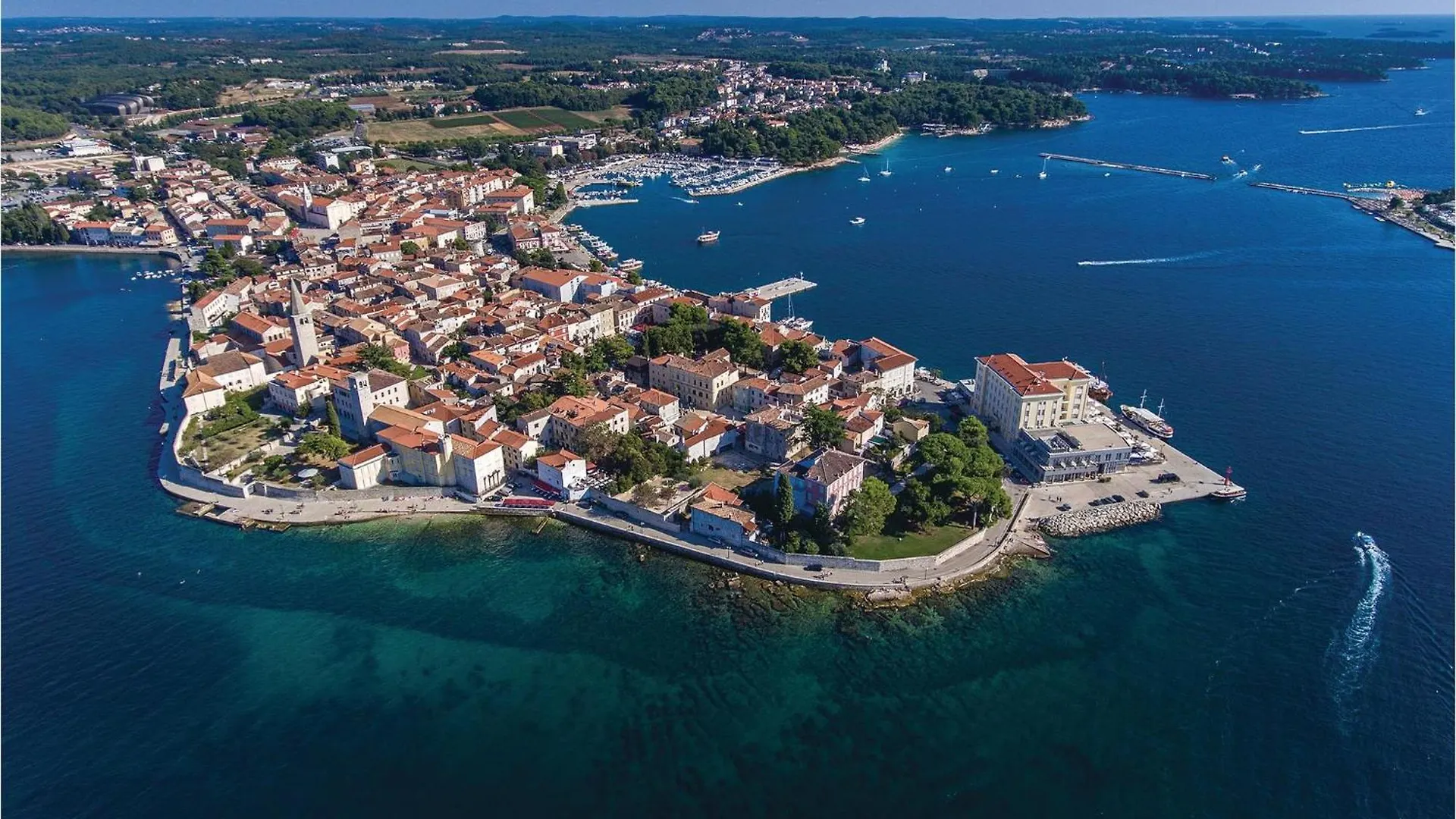 Holiday home Cozy Home In Porec With Kitchen